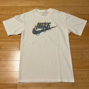Nike Tee - Size: Men’s X-Small - Embroidered Floral - Gently Used